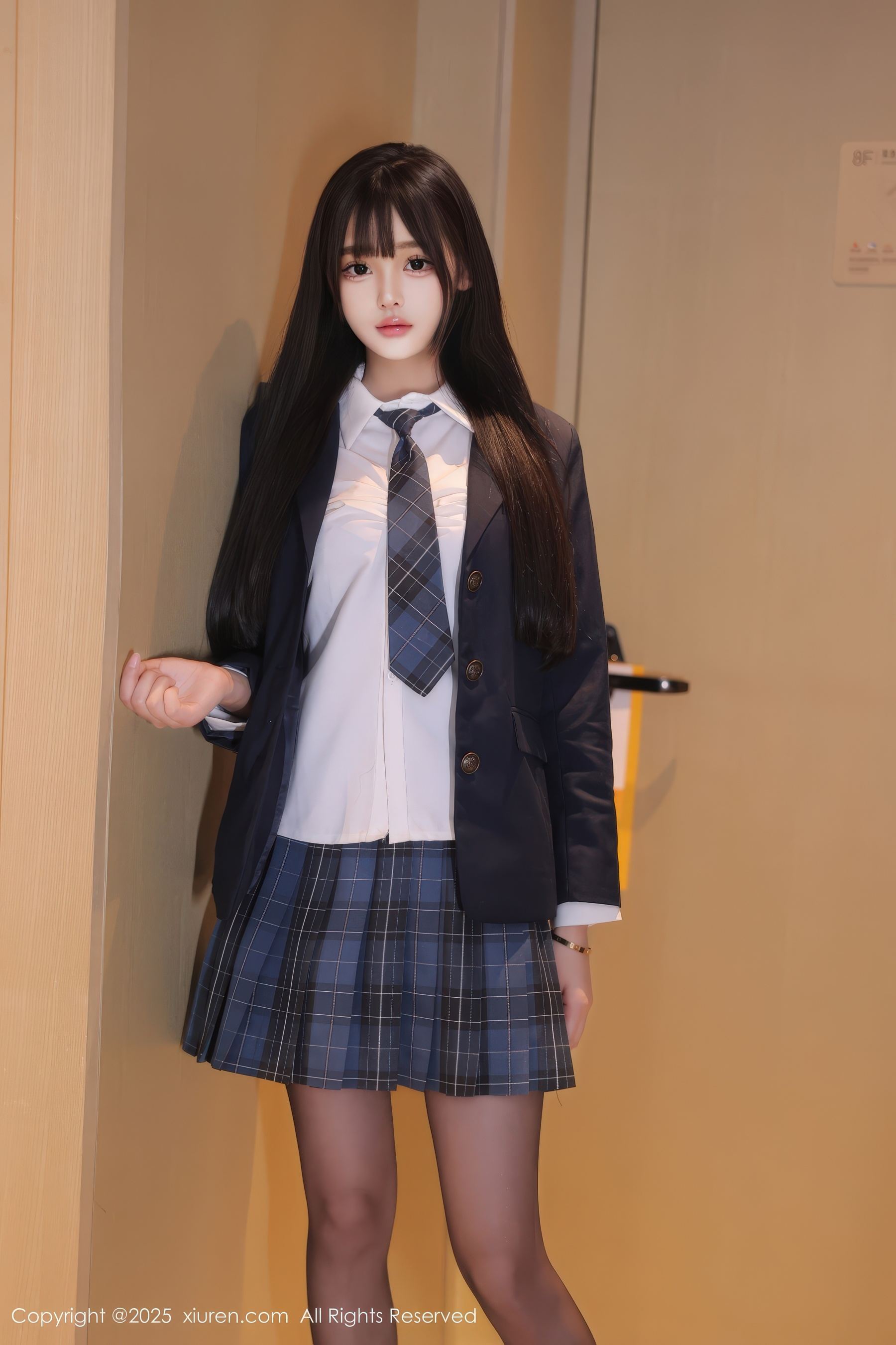 秀人网 No.9853 余安安 黑丝美腿