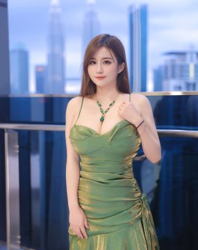 秀人网 No.10169 小肉肉咪 极致美腿
