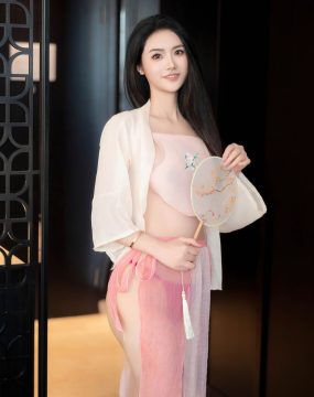 秀人网 No.9542 方子萱 古装美腿