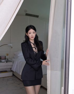 秀人网 No.10267 唐安琪 黑色西服