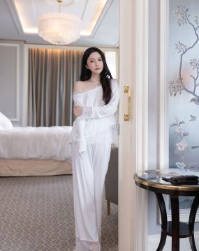 秀人网 No.10445 鱼子酱Fish 白色连衣裙