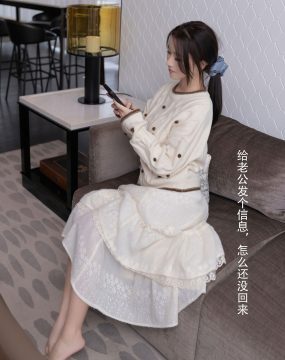 秀人网 No.9729 杏子Yada 黑丝美腿